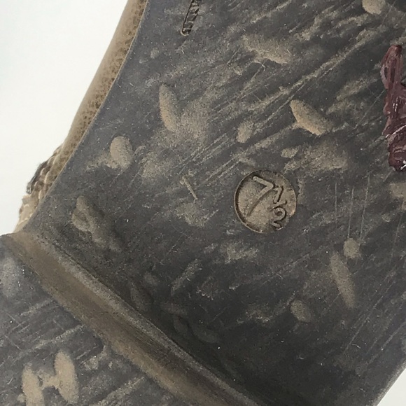 Guess Women’s Leather Boots Size 7.5 - Picture 8 of 8